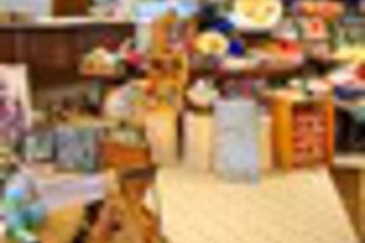 Gift Shop 221 of 387