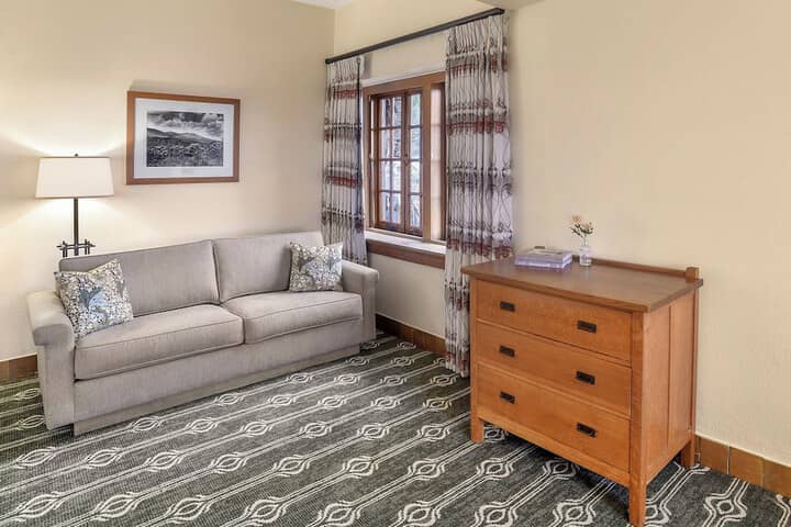 Room 108 of 387