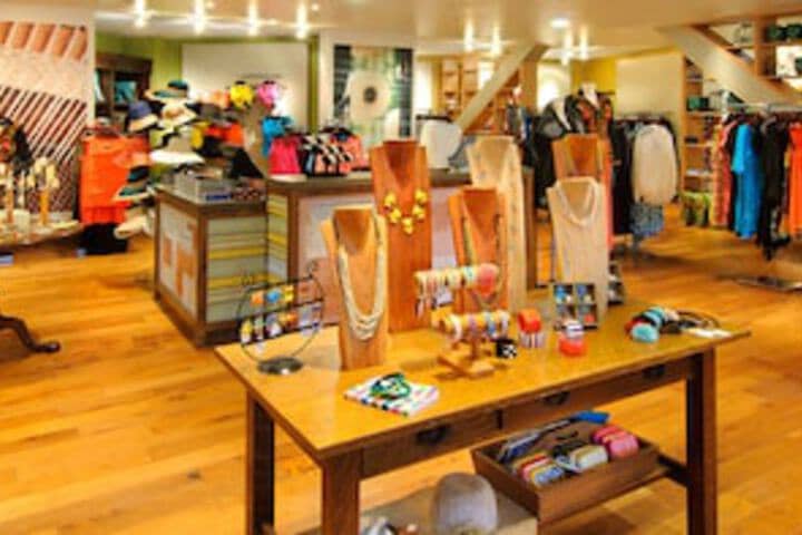 Gift Shop 226 of 387
