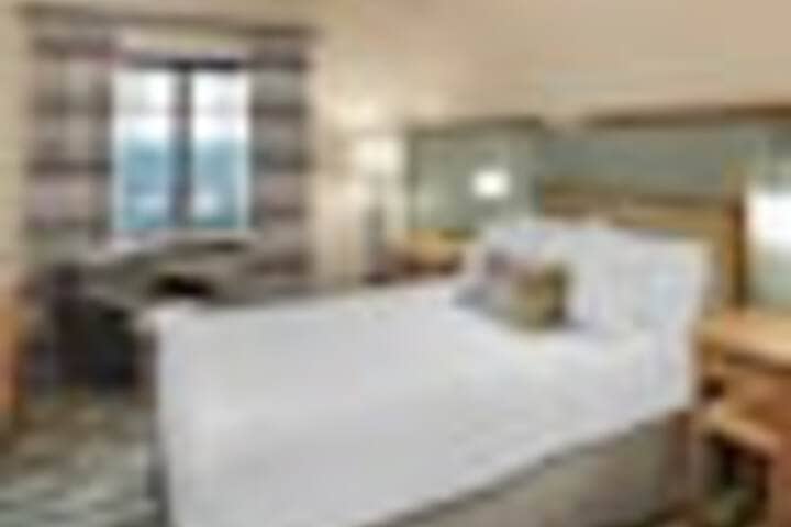 Room 83 of 387